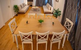 Innsbruck East Side Apartment I Free Street Parking